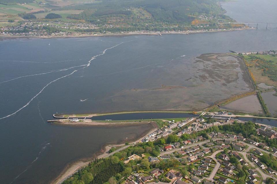 Отель Yacht Highwayman South Kessock Экстерьер фото