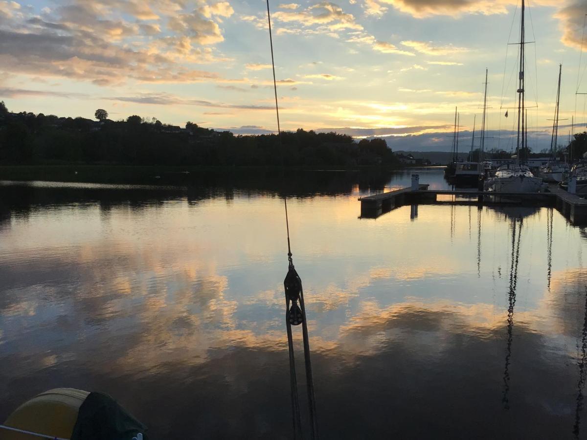 Отель Yacht Highwayman South Kessock Экстерьер фото